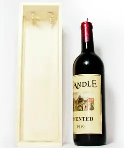Lumanare pentru masa de Craciun - forma si dimensiune sticla de vin Lumanare parfumata personalizata